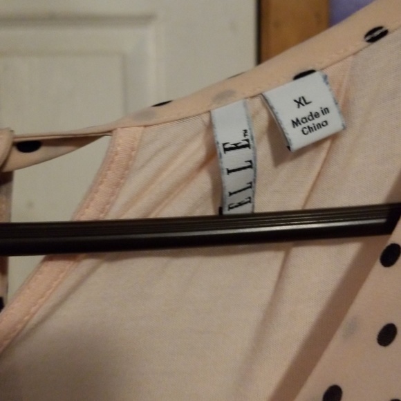 Elle sleeveless polka dot peach top worn once - Picture 2 of 2